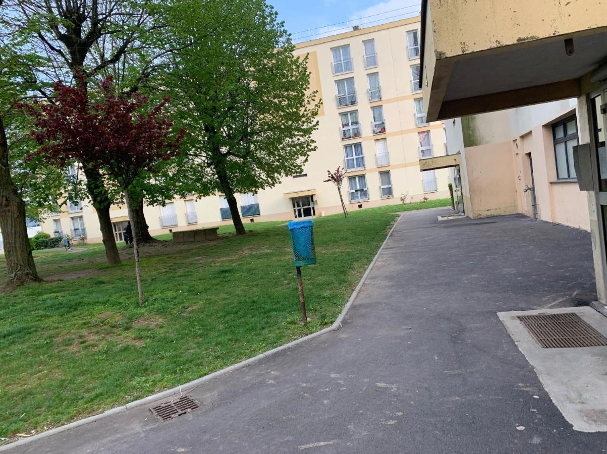 Une Chambre Simple Confortable Avec Acces Direct Aeroport D'أورلي المظهر الخارجي الصورة